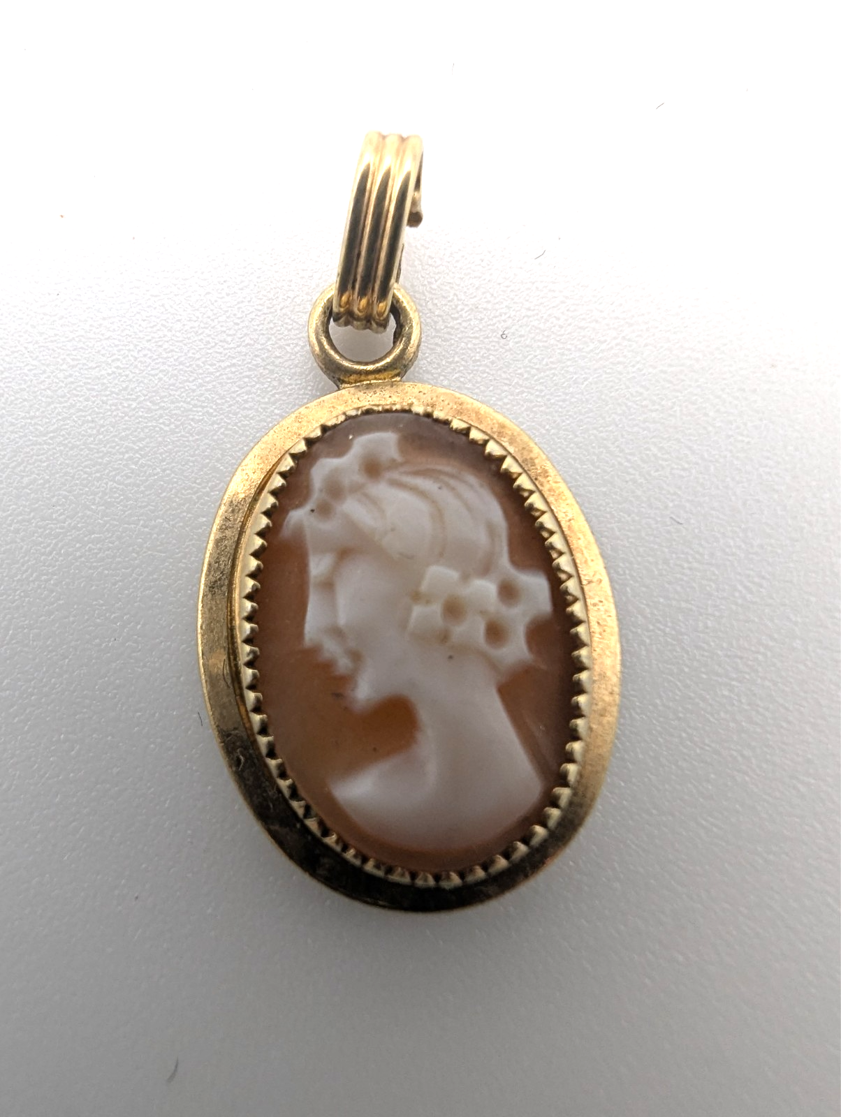 Antique Shell 12K Gold Filled Cameo Pendant