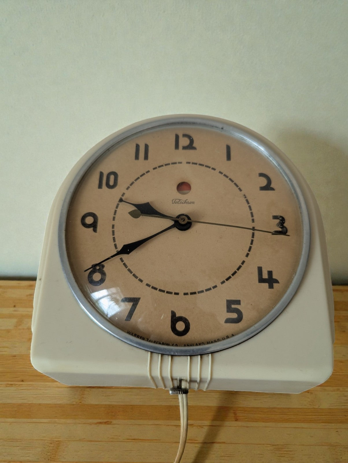 Vintage Telechron Wall Clock, Plug In, Model 2H07 (Works)
