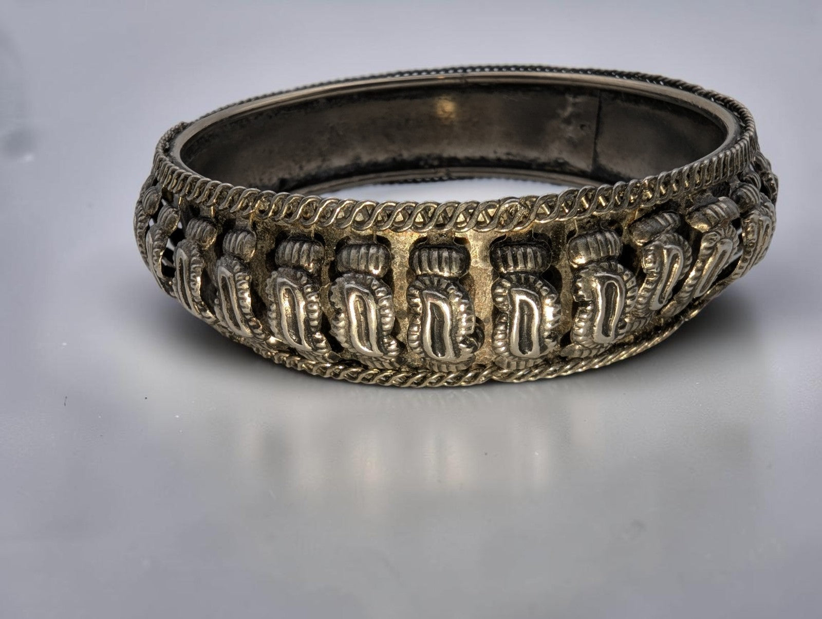Antique Lower Grade Silver Rattle Bangle Bracelet Burma, Size 8.5