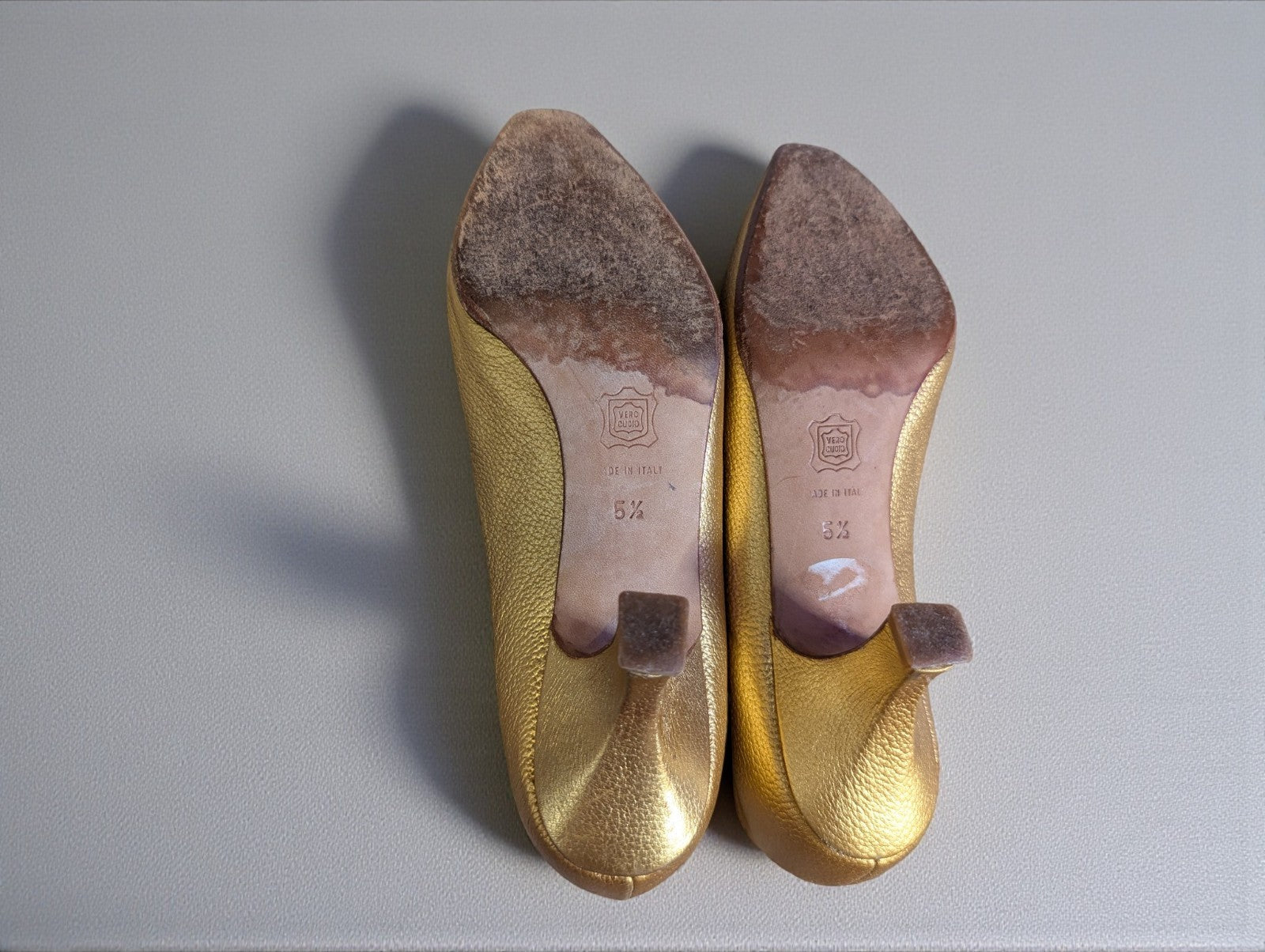 Vintage Donna Karan Leather Gold Metallic Heels, Size 5.5 Women's Pumps