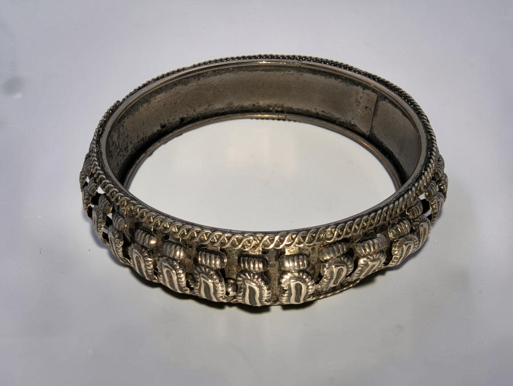 Antique Lower Grade Silver Rattle Bangle Bracelet Burma, Size 8.5