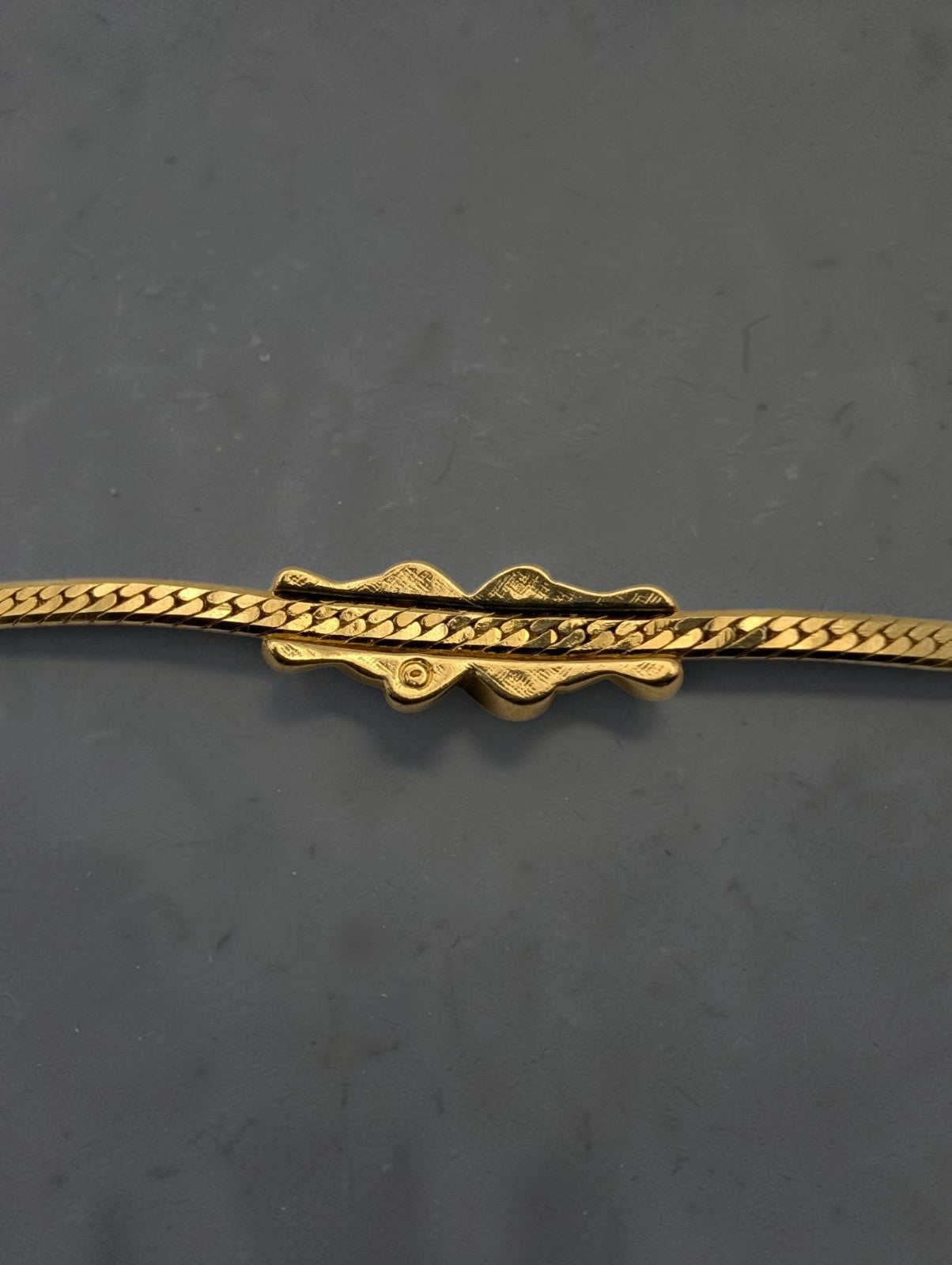 Avon Triple Kiss Motif Gold-Tone Flat Chain Bracelet, 7"