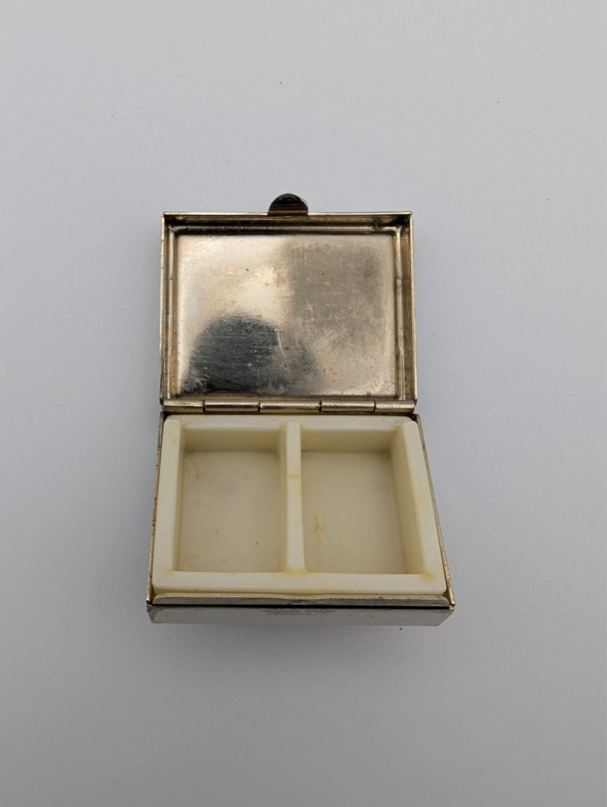 Vintage Porcelain Pill Box Trinket Box French Romance, 1.5"x1.25"