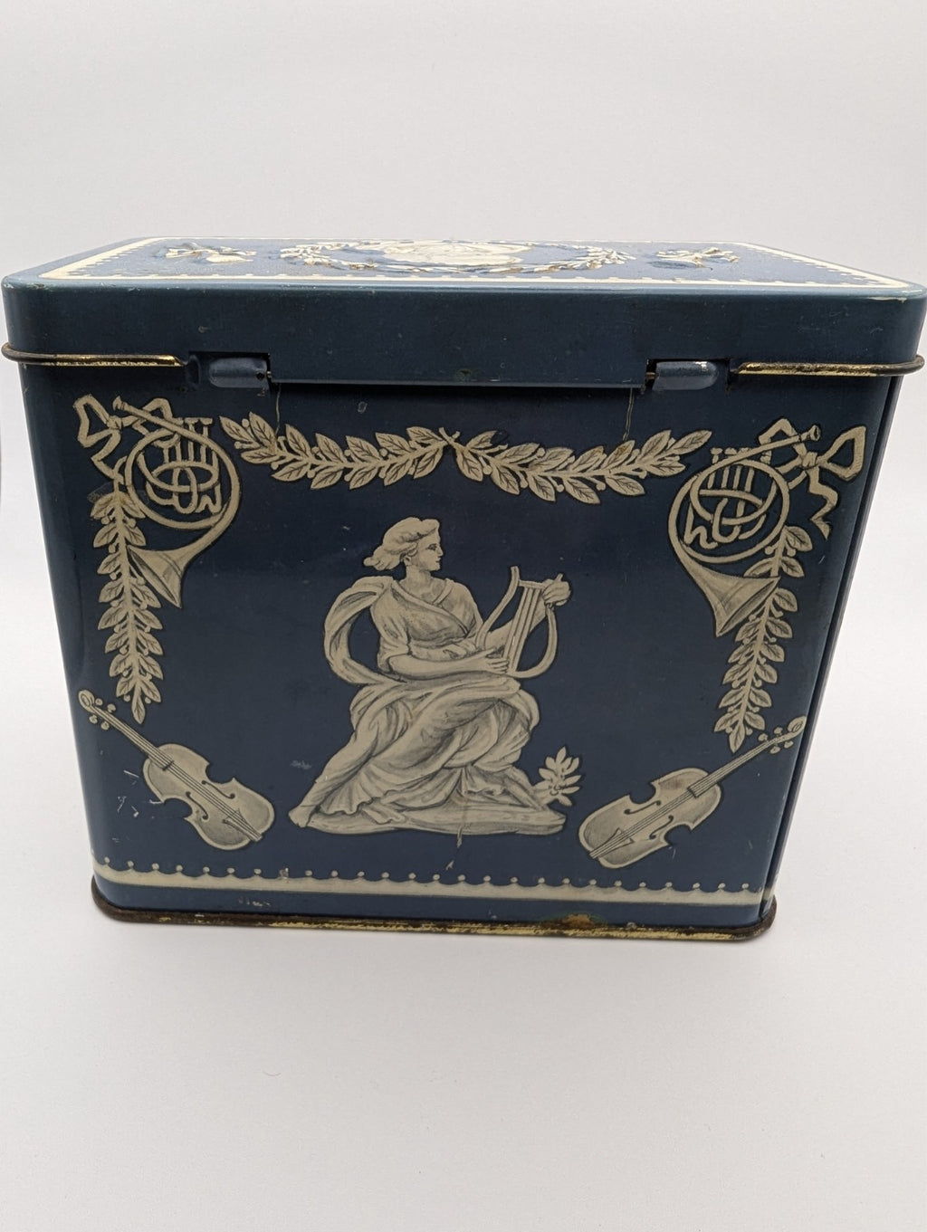 Vintage Huntley & Palmers Biscuit Tin, Wedgewood Style, 5"x3"x4"