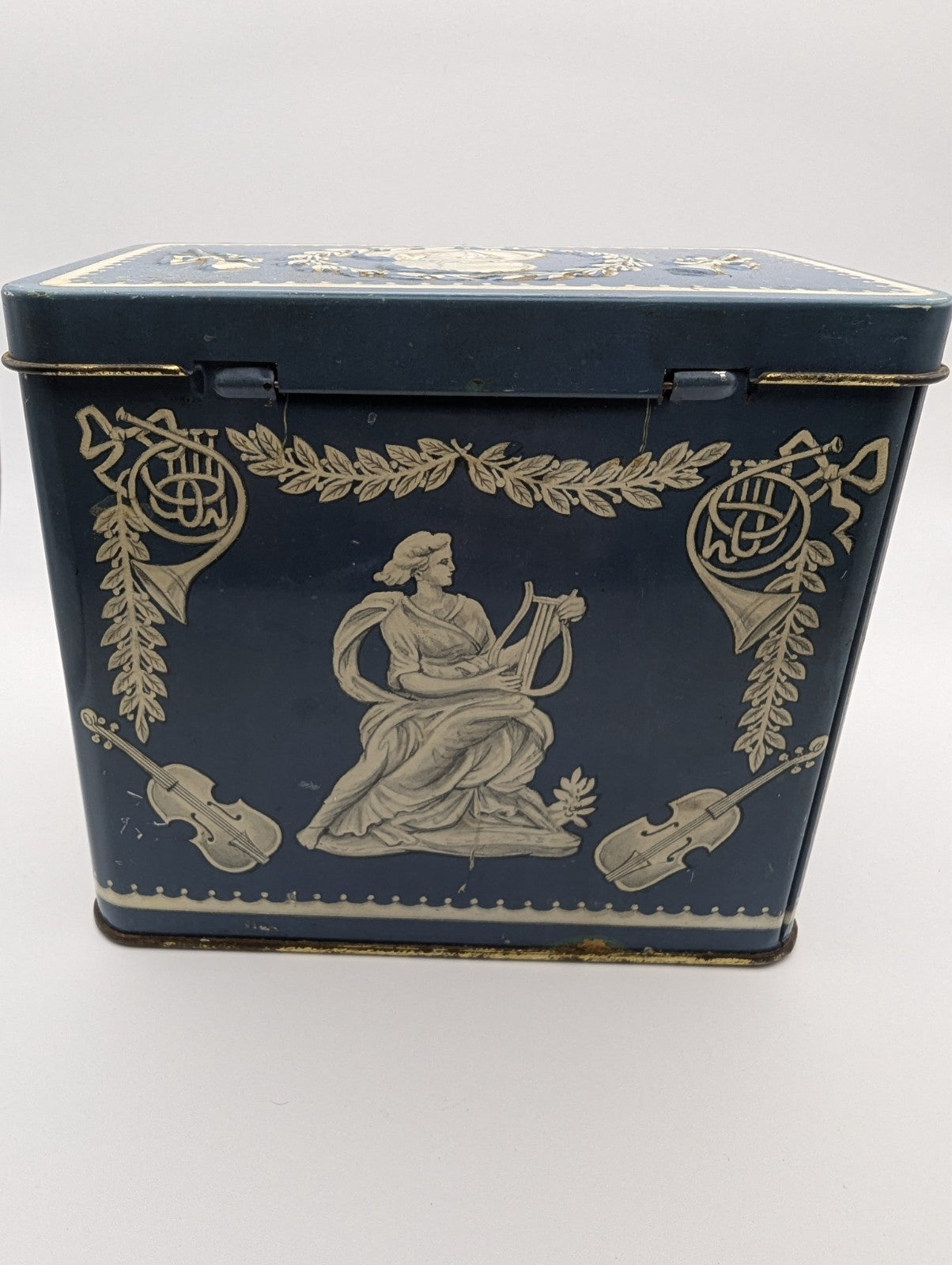 Vintage Huntley & Palmers Biscuit Tin, Wedgewood Style, 5"x3"x4"