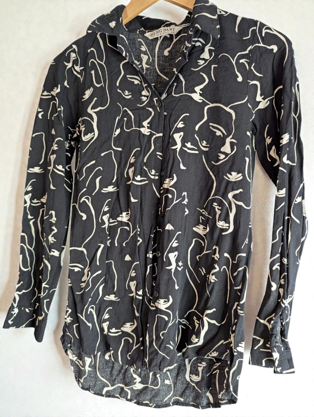 Big Dart Black and White Pencil Sketch Face Button Up Long Sleeve Blouse Eur 36