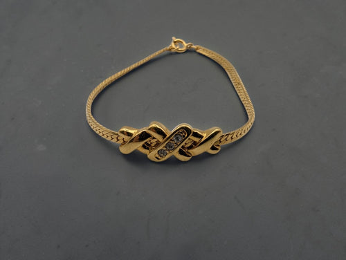 Avon Triple Kiss Motif Gold-Tone Flat Chain Bracelet, 7"