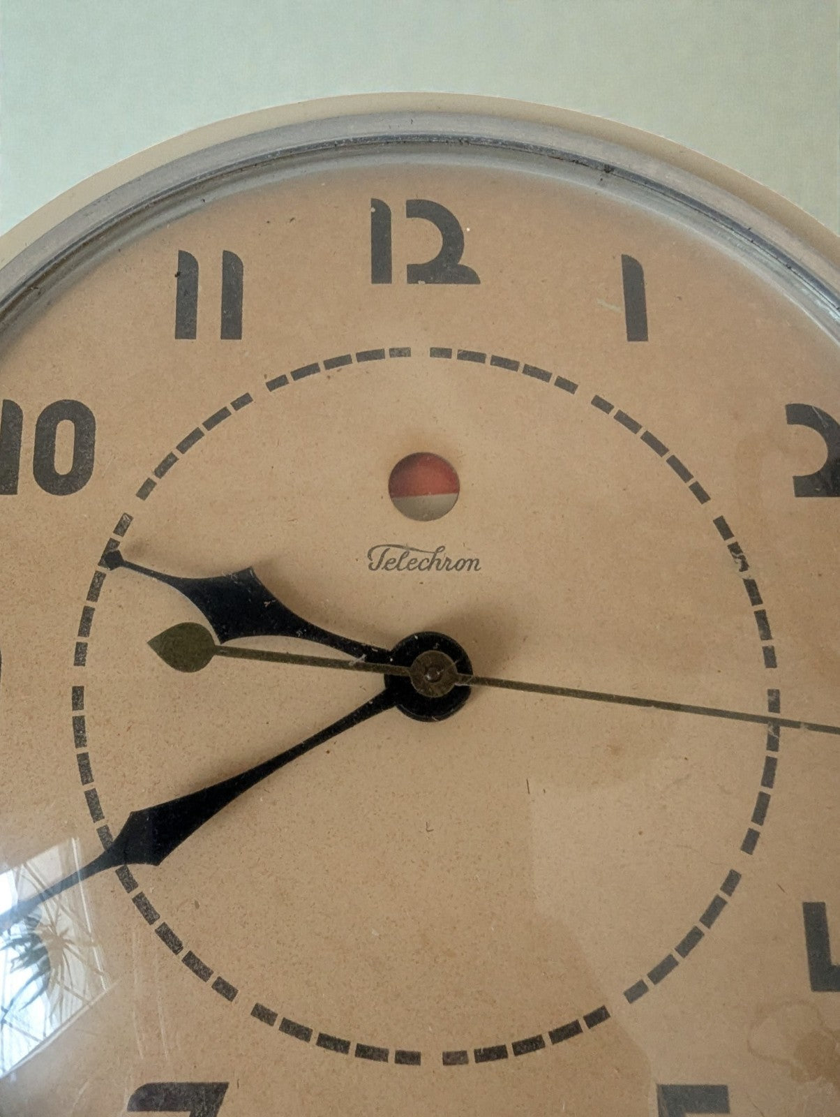 Vintage Telechron Wall Clock, Plug In, Model 2H07 (Works)