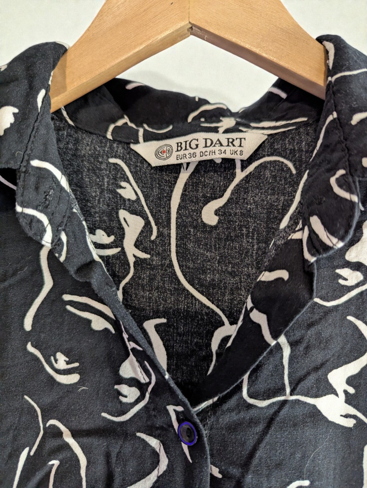 Big Dart Black and White Pencil Sketch Face Button Up Long Sleeve Blouse Eur 36