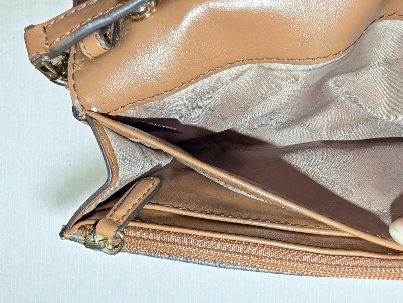 Michael Kors Jet Set Travel Medium Logo Smatphone Crossbody Bag Purse