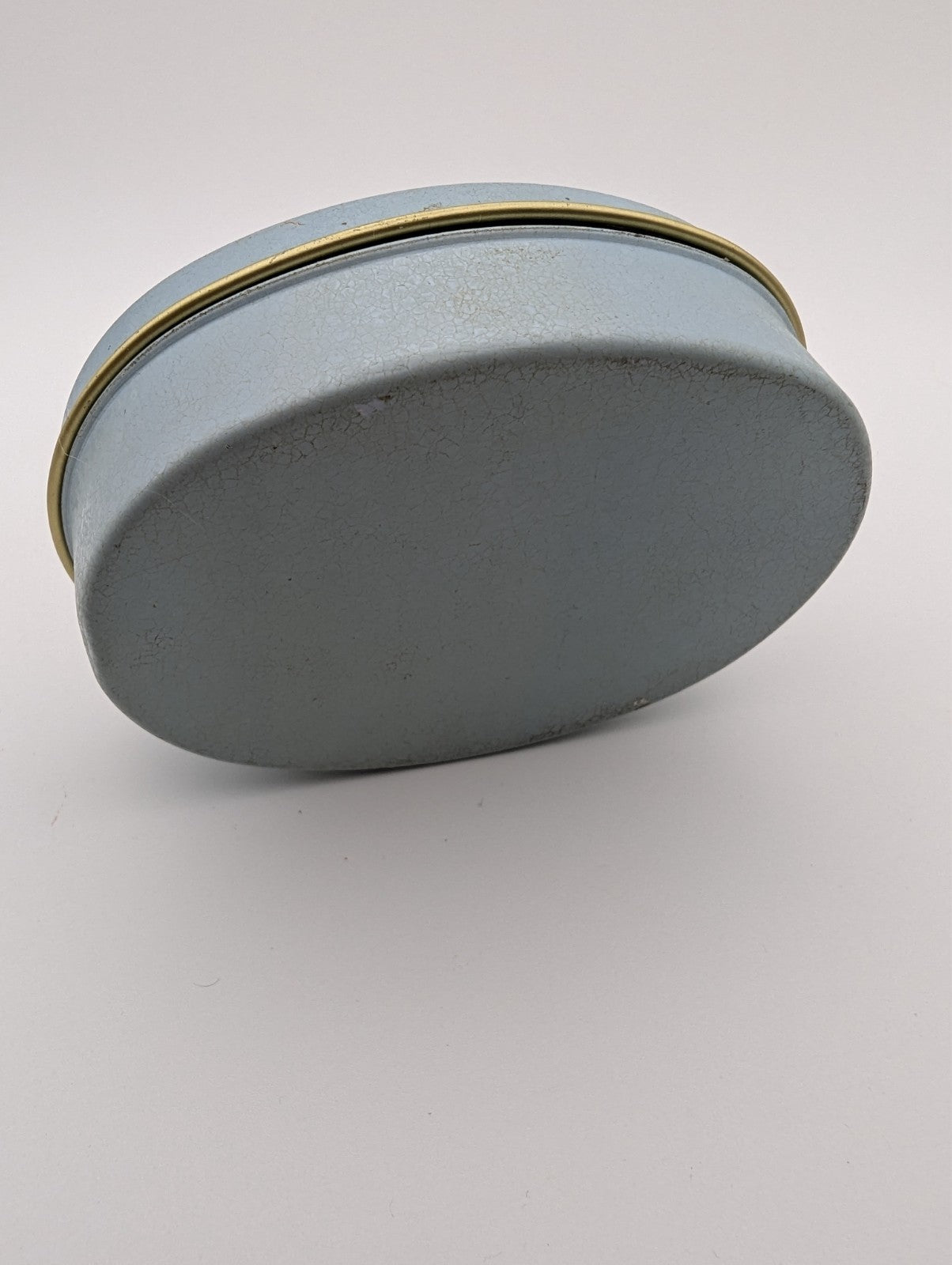 Vintage Oval Decorative Tin, Fountain and Flower, 3.5"x2"