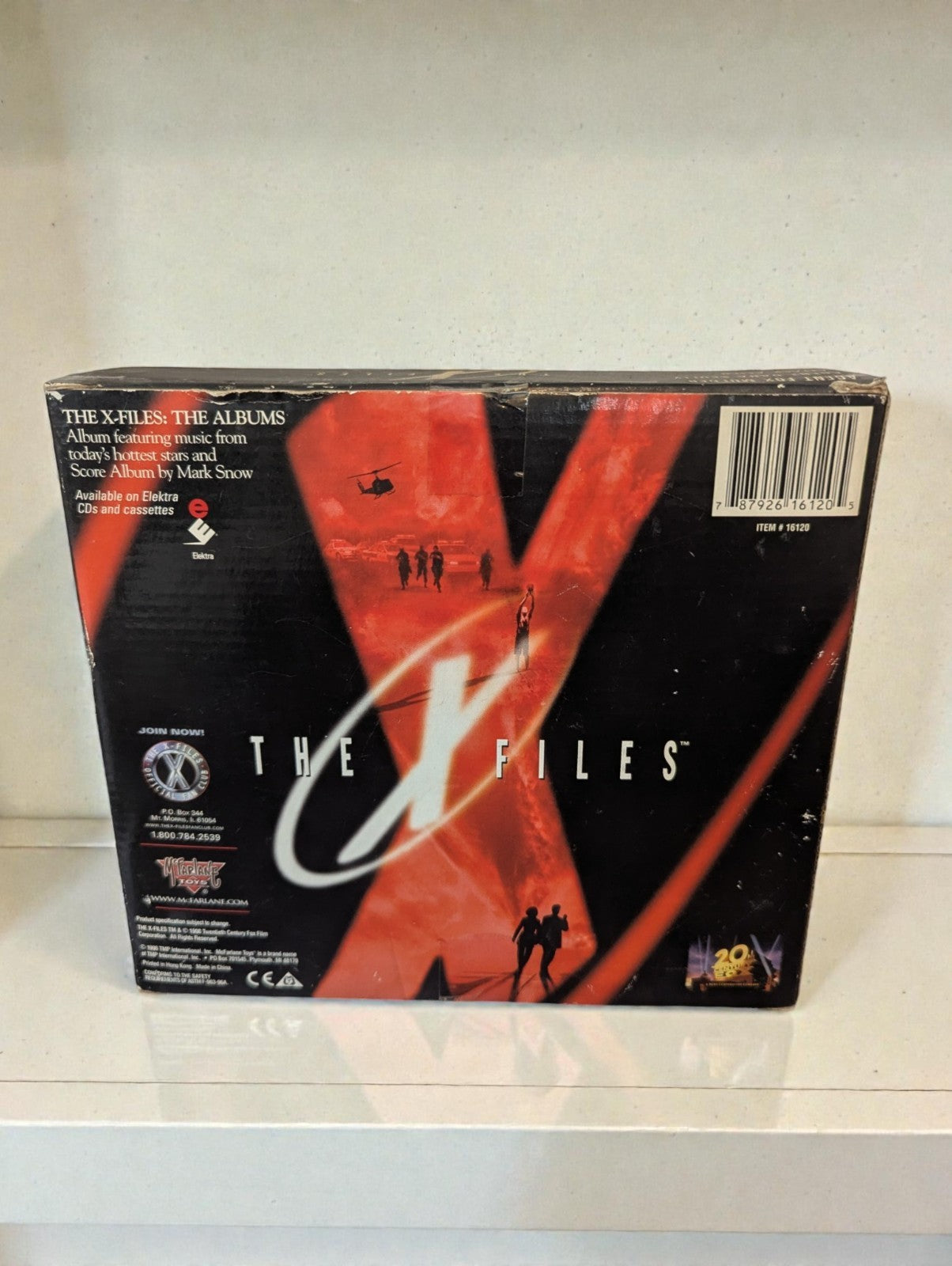 1998 McFarlane Toys The X-Files "Fight the Future" 3 Pack Action Figure Set- New