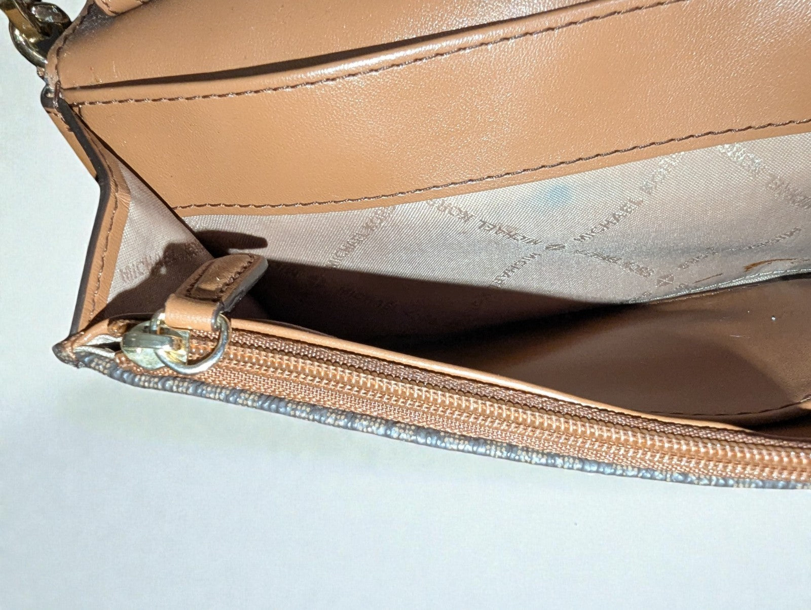 Michael Kors Jet Set Travel Medium Logo Smatphone Crossbody Bag Purse