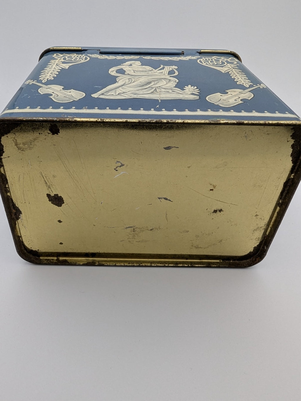 Vintage Huntley & Palmers Biscuit Tin, Wedgewood Style, 5"x3"x4"