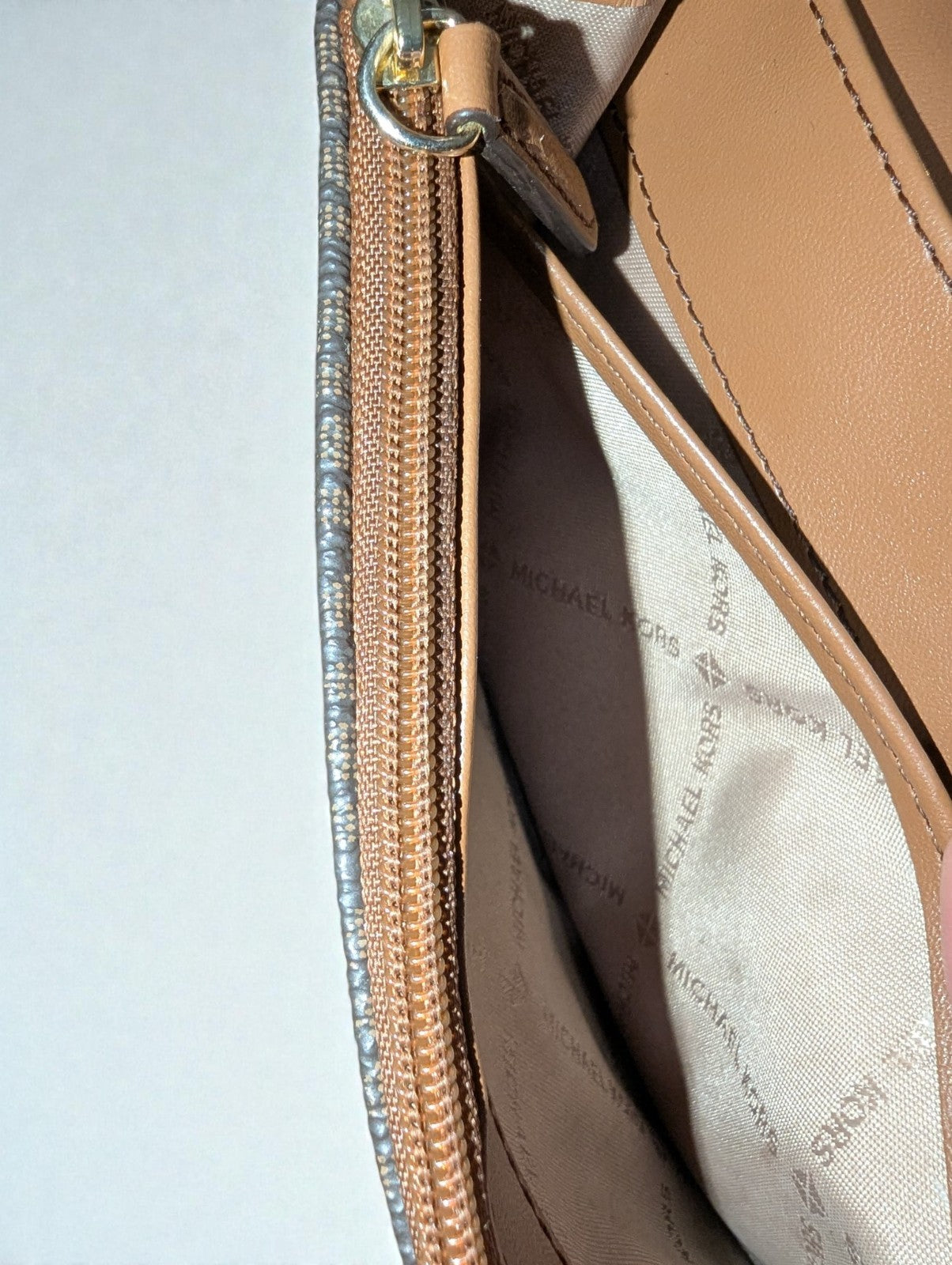 Michael Kors Jet Set Travel Medium Logo Smatphone Crossbody Bag Purse