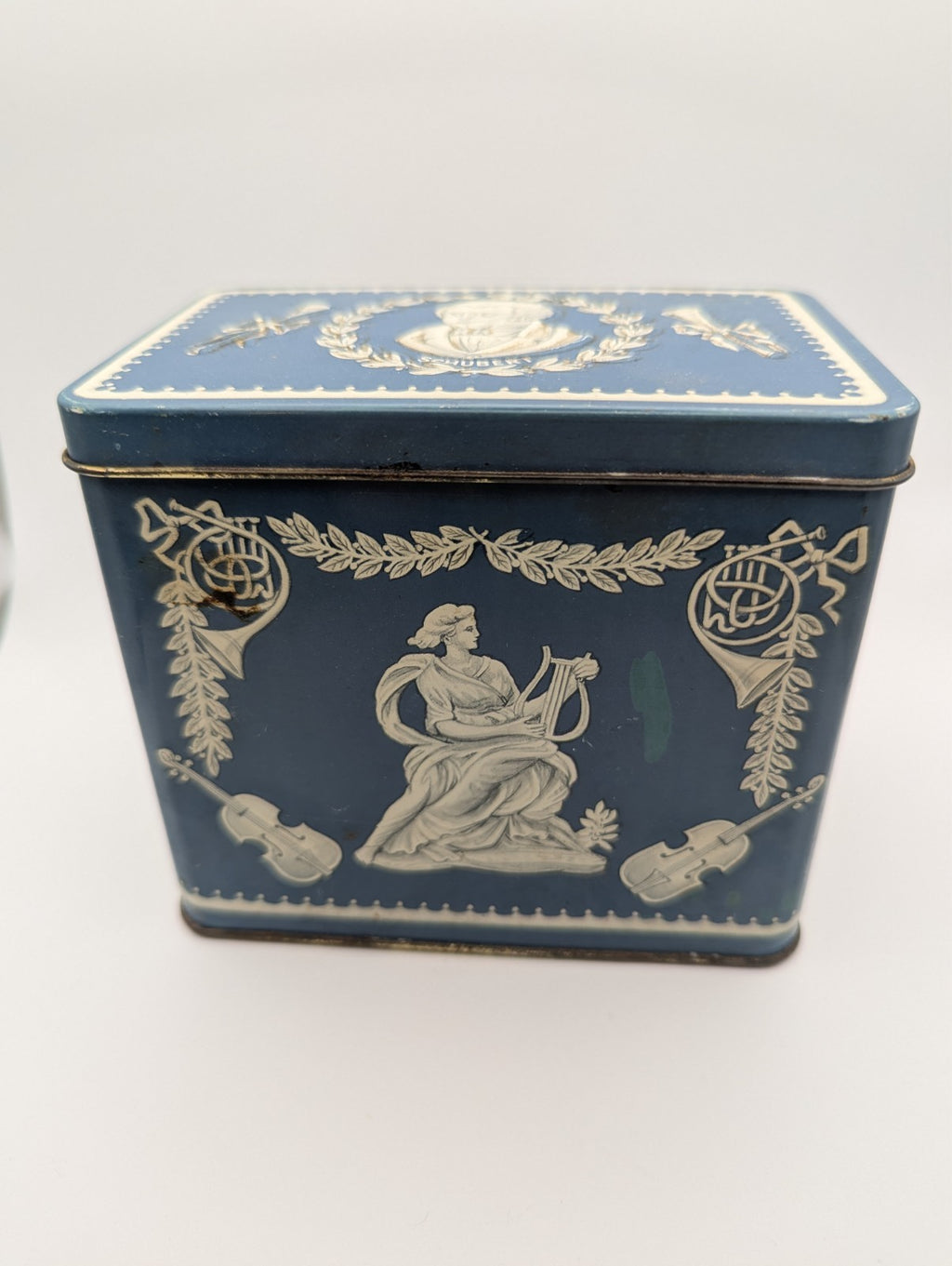 Vintage Huntley & Palmers Biscuit Tin, Wedgewood Style, 5"x3"x4"
