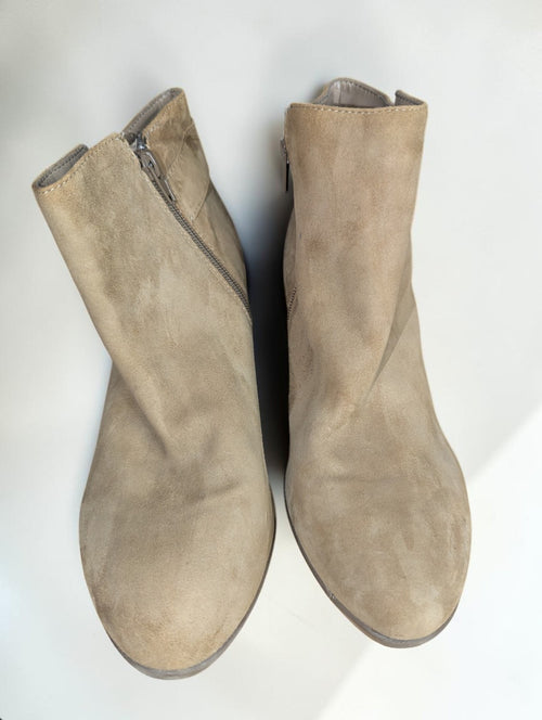 Anne Klein Suede Taupe Booties Causual Zip Up Women's Shoes, Size 9.5