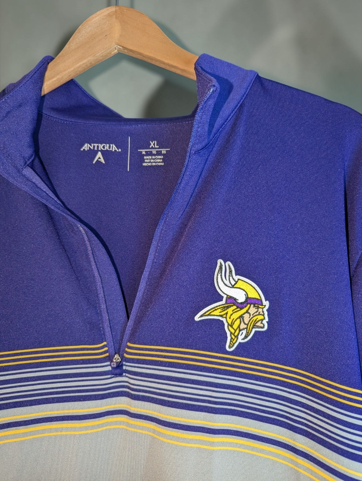 Minnesota Vikings 1/4 Zip Pullover Antigua Jacket Sweatshirt, Men's XL