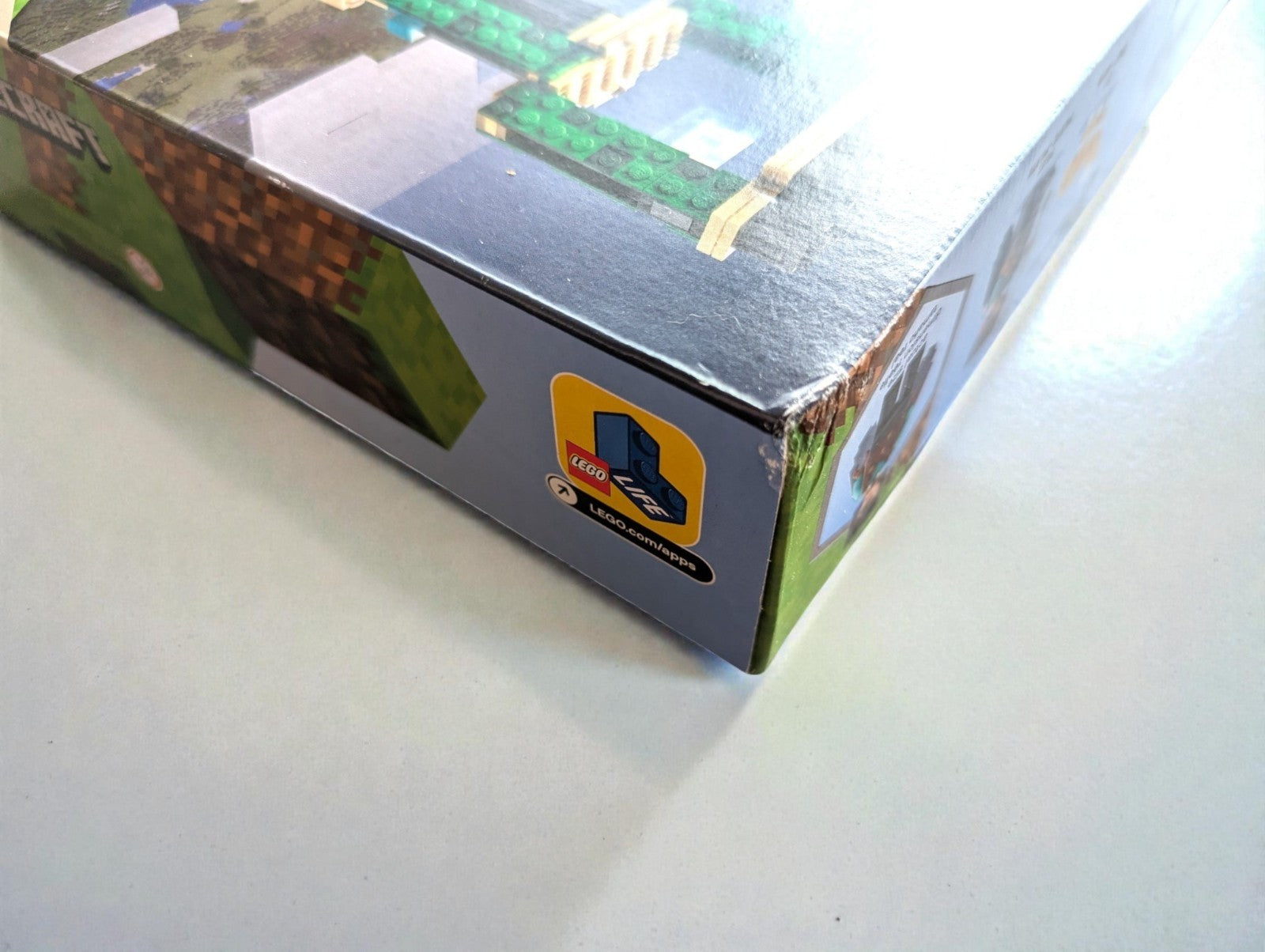 LEGO Minecraft The Sky Tower (21173) Building Set- Sealed Box