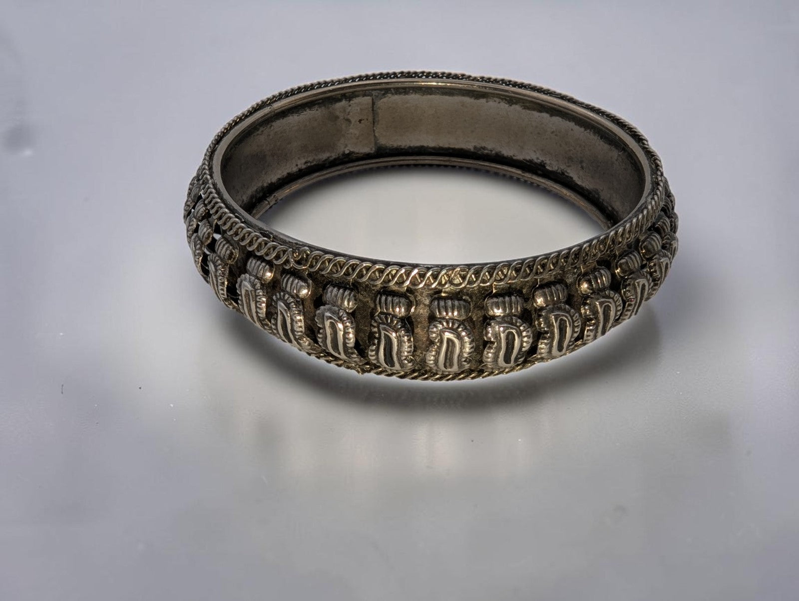 Antique Lower Grade Silver Rattle Bangle Bracelet Burma, Size 8.5