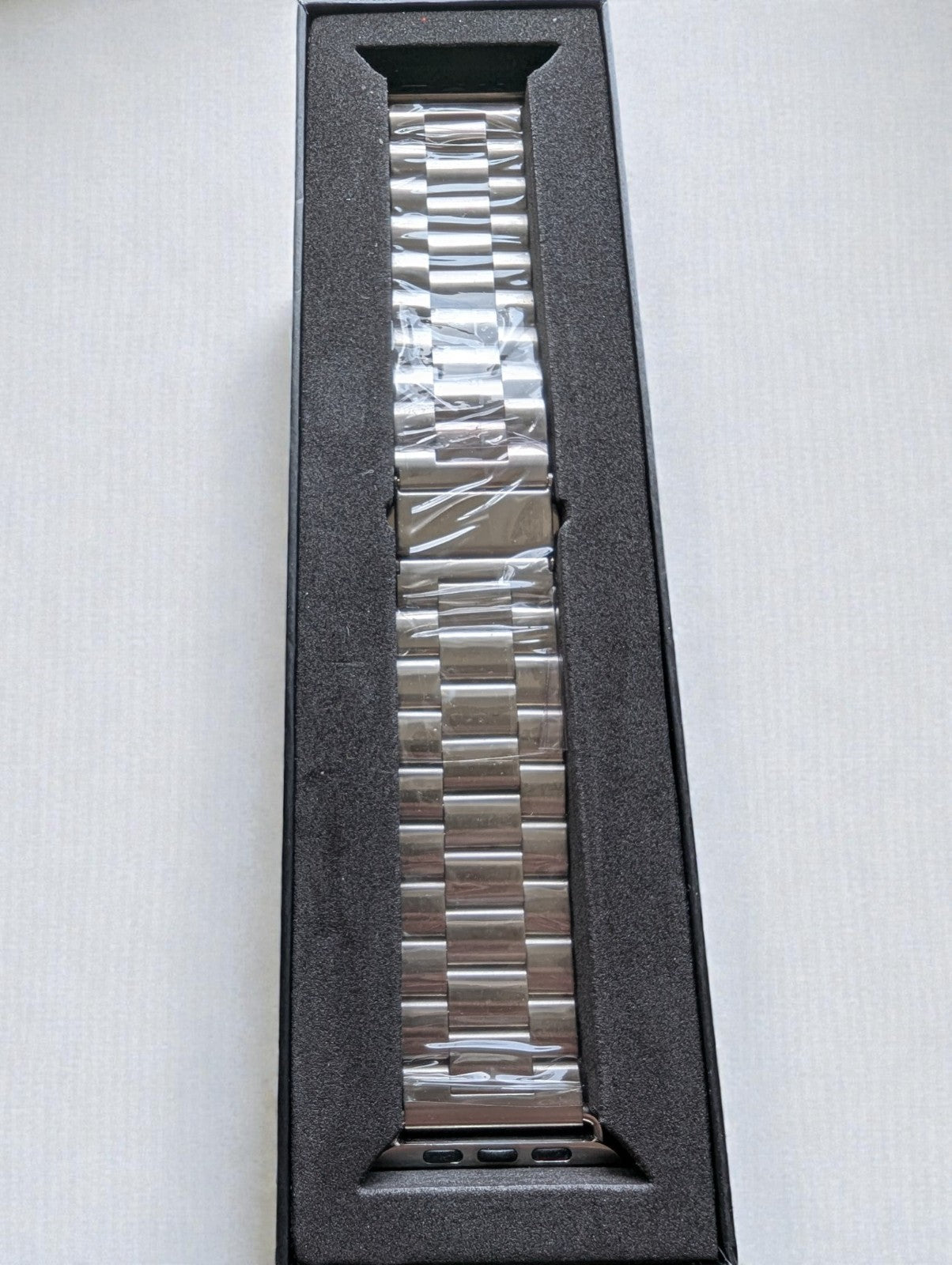 Lux Mobile Silver Apple Watch Band Stainless Steel 42mm-New in Box
