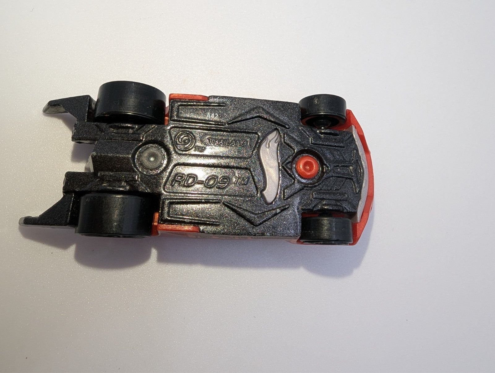 2005 Hot Wheels AcceleRacers Racing Drones RD-09 Die-Cast Car