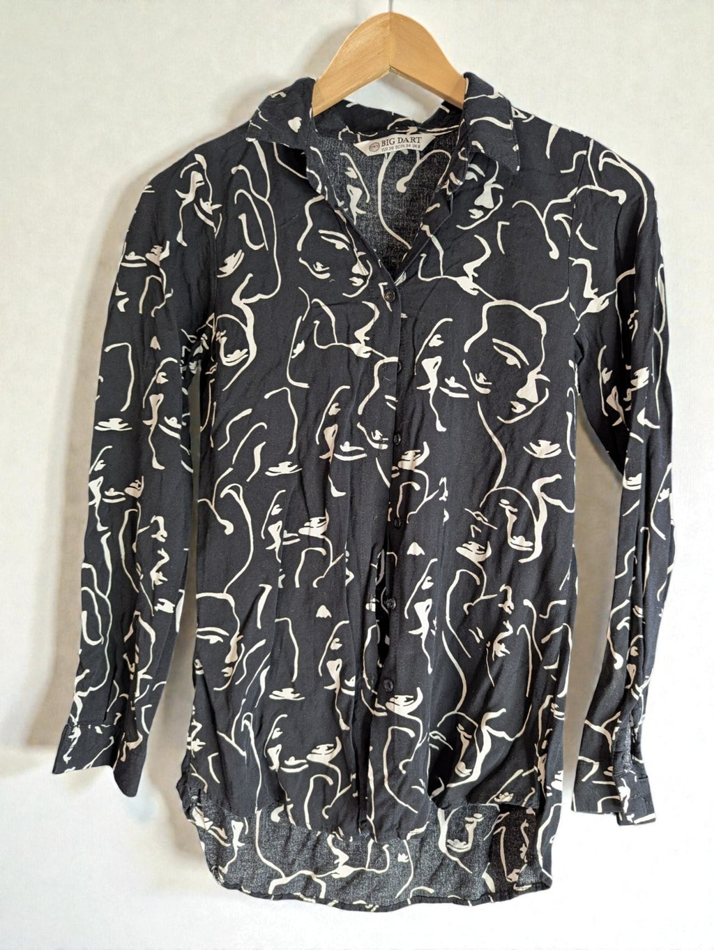 Big Dart Black and White Pencil Sketch Face Button Up Long Sleeve Blouse Eur 36