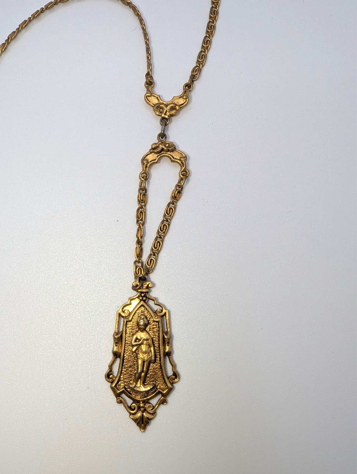 Vintage 1960s Lavalier Necklace Signed ART, Florentine Style, Gold-Tone 20"