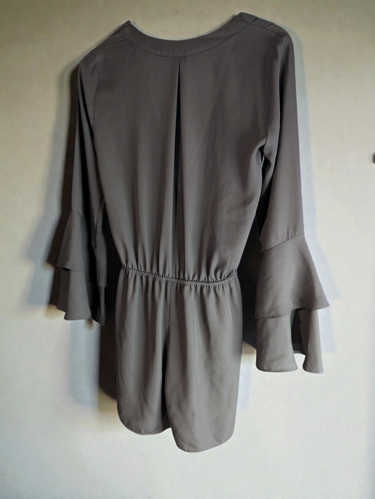 Saks Fifth Avenue Black, Deep Plunge Crepe Romper Jumpsuit, 3/4 Bell Sleeve, Sm
