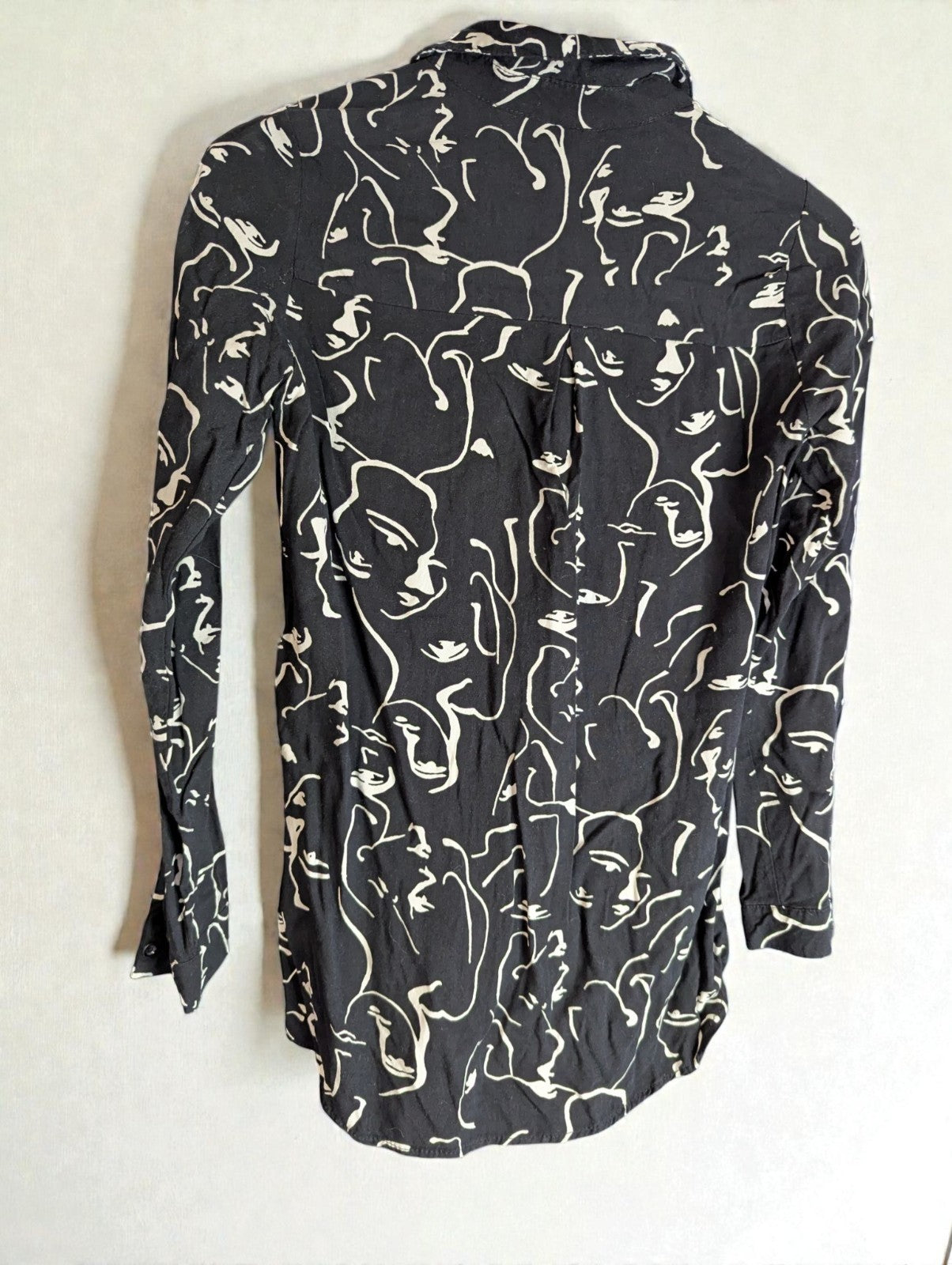Big Dart Black and White Pencil Sketch Face Button Up Long Sleeve Blouse Eur 36