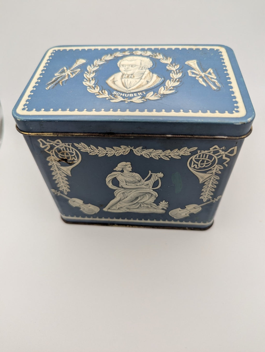 Vintage Huntley & Palmers Biscuit Tin, Wedgewood Style, 5"x3"x4"