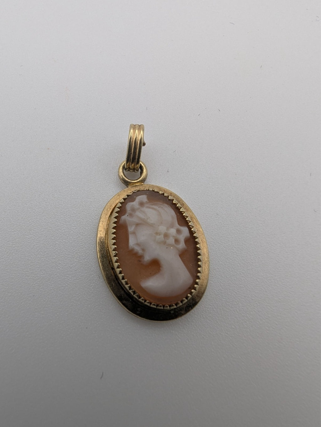 Antique Shell 12K Gold Filled Cameo Pendant
